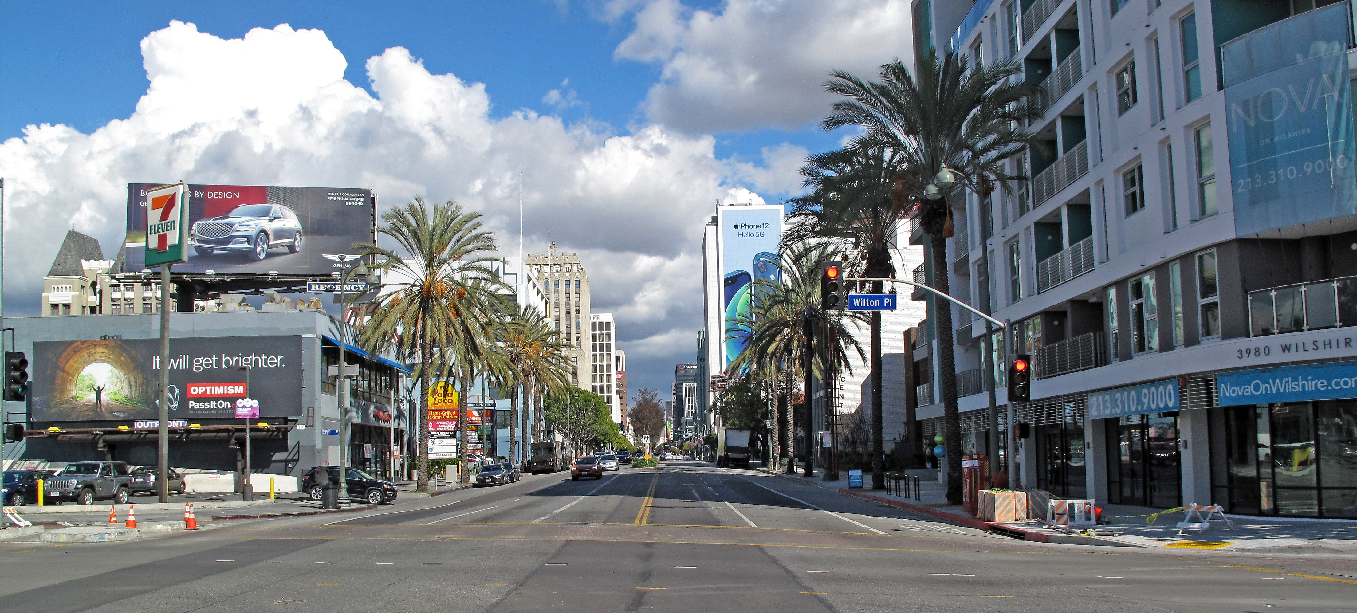 Wilshire_Blvd_in_Koreatown.jpg